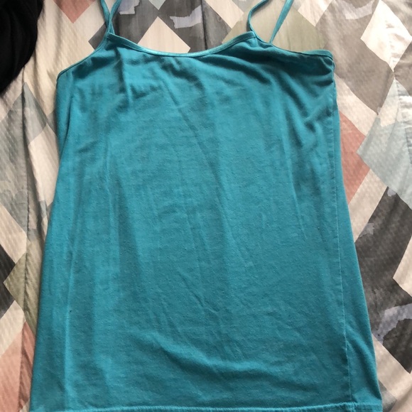 Tank tops - Picture 2 of 12